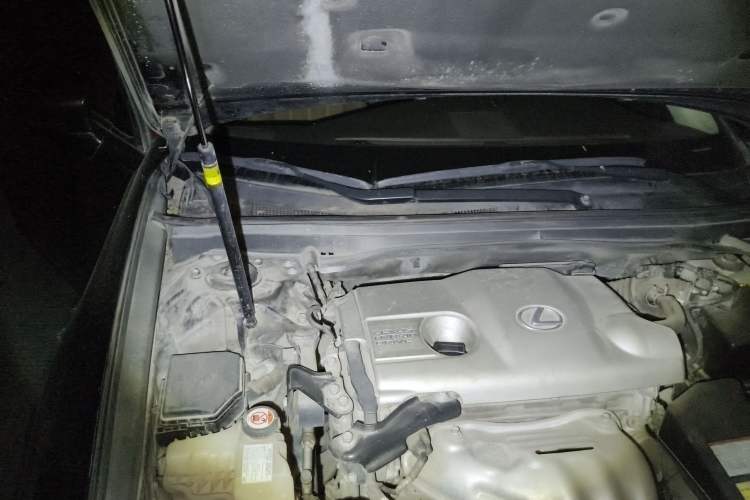 Used Lexus ES 2017 300h Mark Levinson Comfort Edition Engine Bay Right