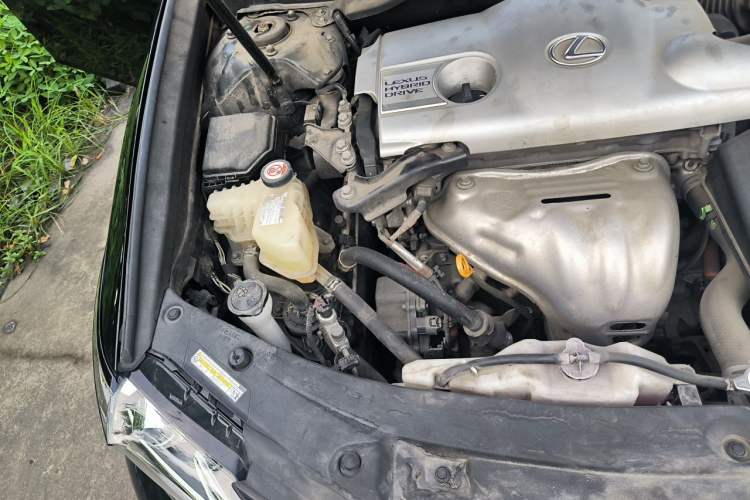 Used Lexus ES 2017 300h Mark Levinson Comfort Edition Engine Bay Right