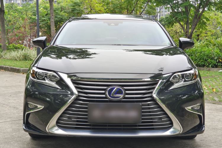 Used Lexus ES 2017 300h Mark Levinson Comfort Edition Exterior 2