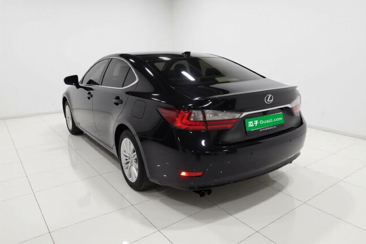 Used Lexus ES 2017 200 30th Anniversary Edition Exterior 3