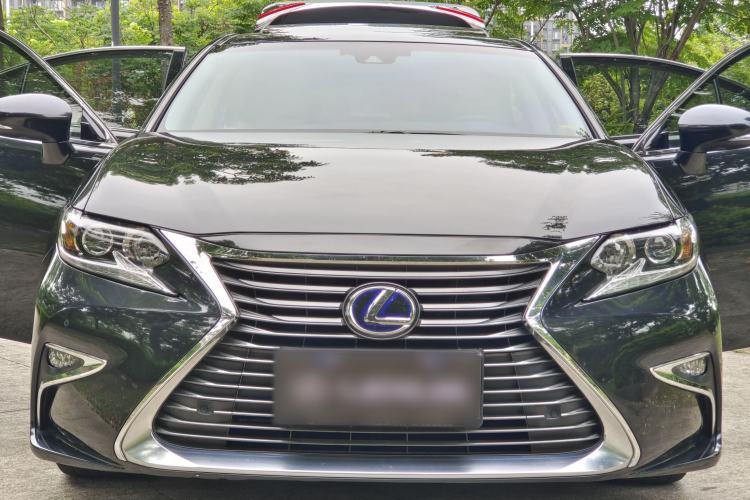 Used Lexus ES 2017 300h Mark Levinson Comfort Edition Exterior 4