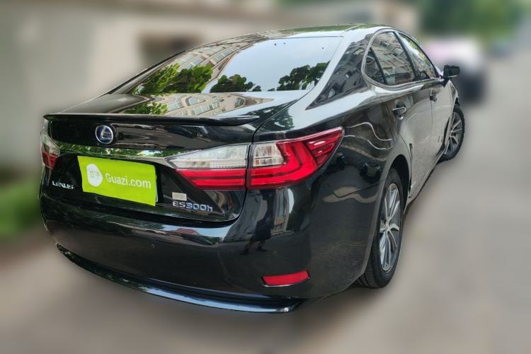 Used Lexus ES 2017 300h Mark Levinson Comfort Edition Exterior 5
