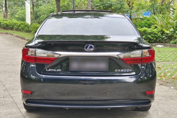 Used Lexus ES 2017 300h Mark Levinson Comfort Edition Exterior 6