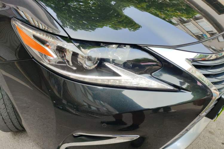 Used Lexus ES 2017 300h Mark Levinson Comfort Edition Exterior 6