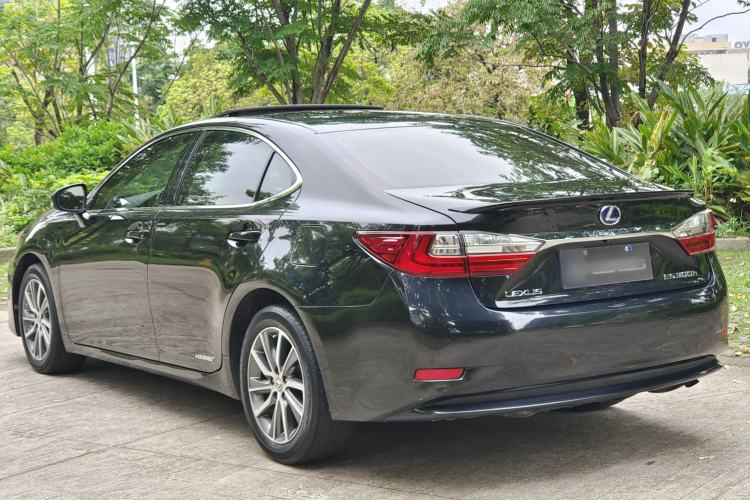 Used Lexus ES 2017 300h Mark Levinson Comfort Edition Exterior 7