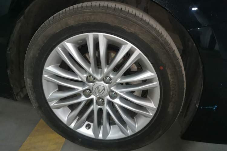 Used Lexus ES 2017 200 30th Anniversary Edition Exterior 7