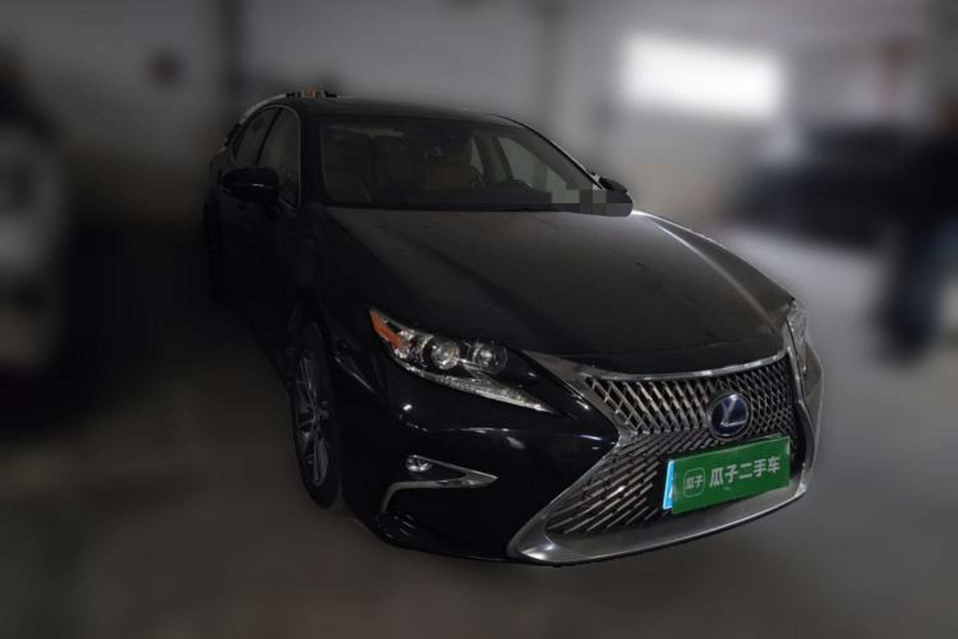 Used Lexus ES 2017 300h Mark Levinson Comfort Edition Front Right 45 Deg