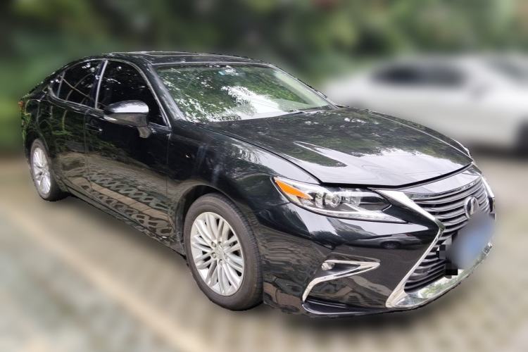 Used Lexus ES 2017 200 30th Anniversary Edition Front Right 45 Deg