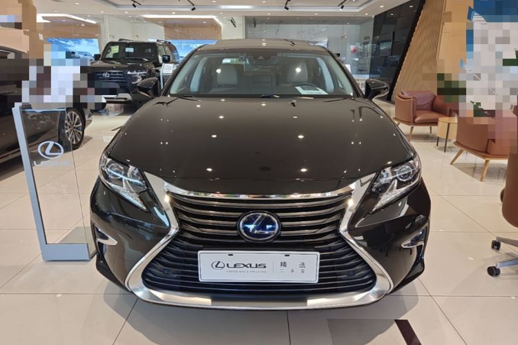Used Lexus ES 2017 300h Mark Levinson Comfort Edition Front