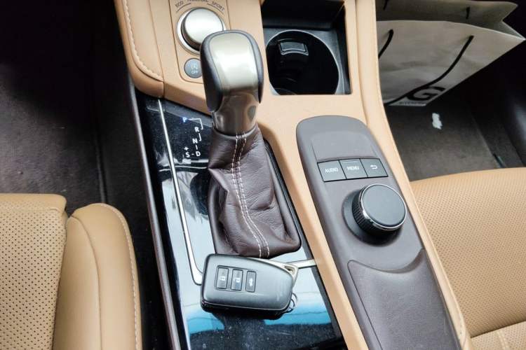 Used Lexus ES 2017 200 30th Anniversary Edition Gear Lever