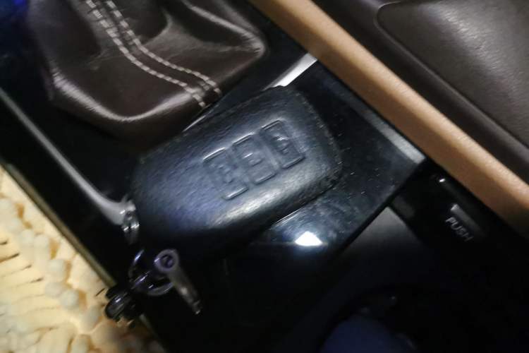 Used Lexus ES 2017 200 30th Anniversary Edition Interior 1