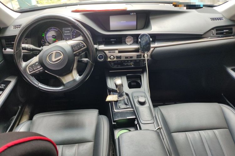 Used Lexus ES 2017 300h Mark Levinson Comfort Edition Interior 2