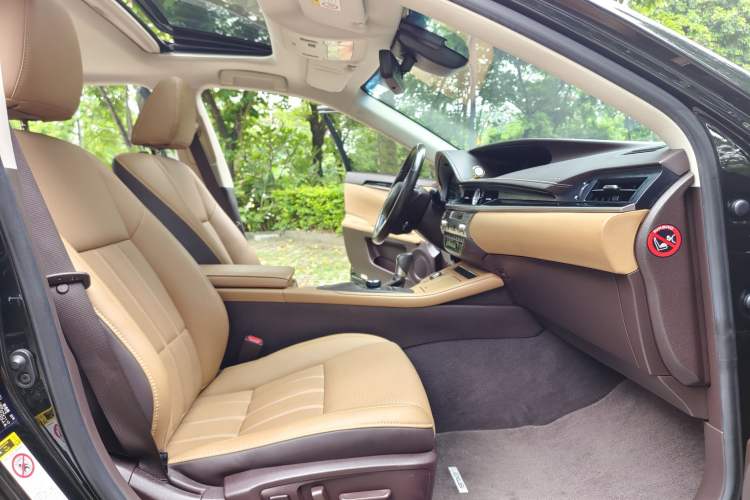 Used Lexus ES 2017 300h Mark Levinson Comfort Edition Interior 3