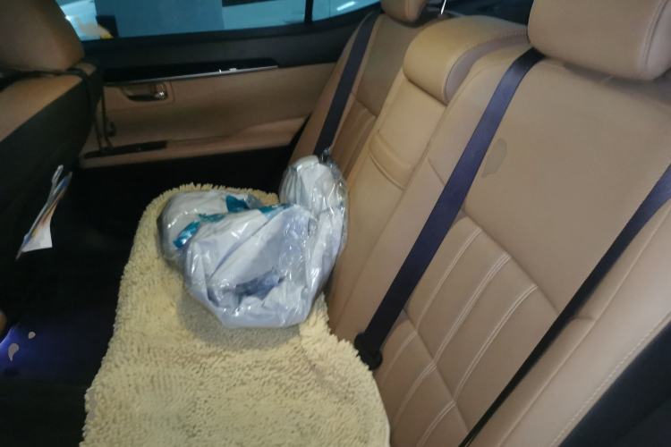 Used Lexus ES 2017 200 30th Anniversary Edition Interior 4
