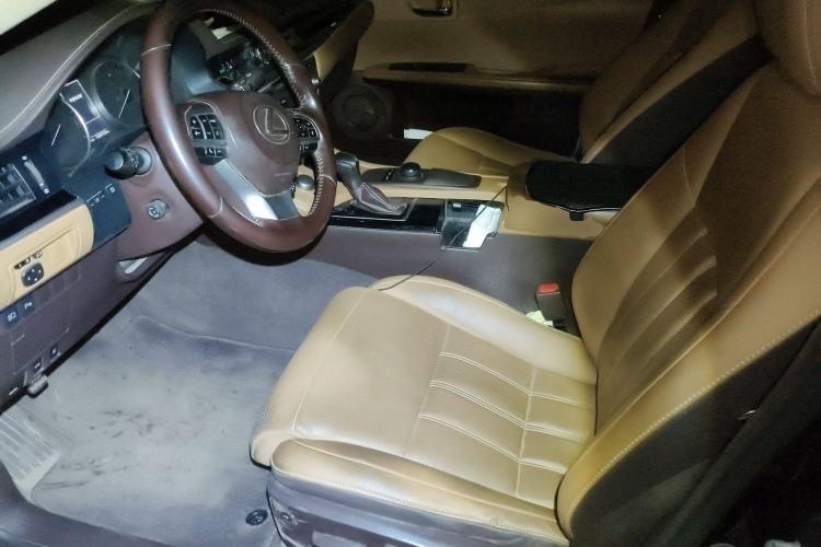 Used Lexus ES 2017 300h Mark Levinson Comfort Edition Left Front Seat
