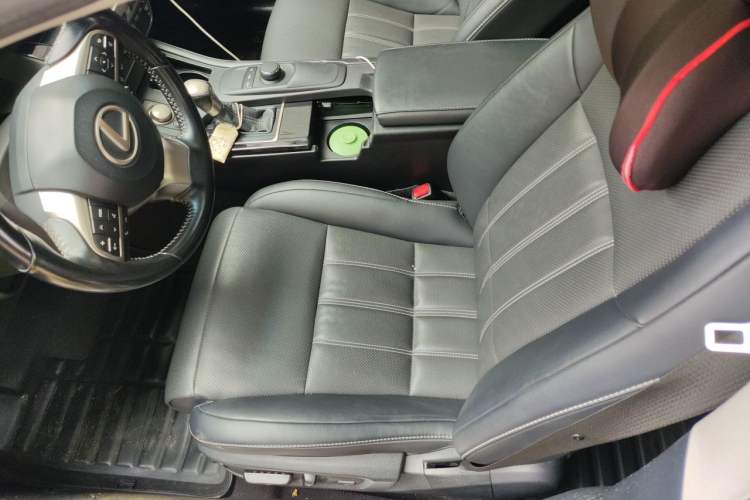 Used Lexus ES 2017 300h Mark Levinson Comfort Edition Left Front Seat