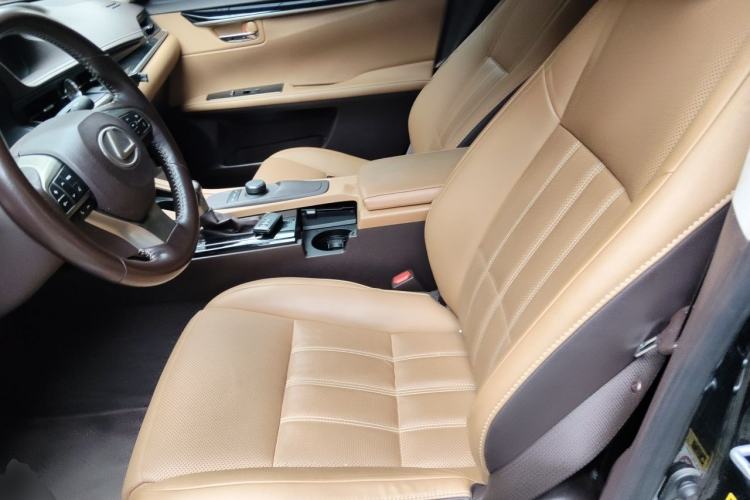 Used Lexus ES 2017 200 30th Anniversary Edition Left Front Seat