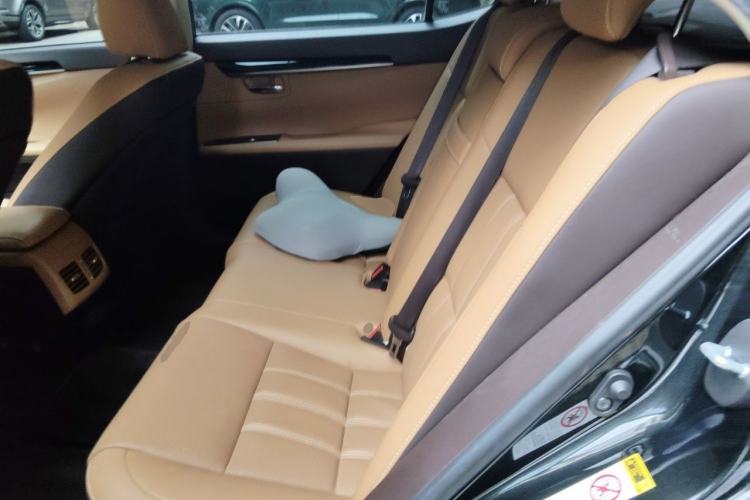 Used Lexus ES 2017 200 30th Anniversary Edition Left Rear Seat