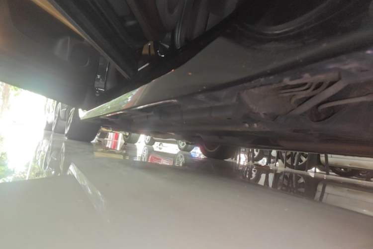Used Lexus ES 2017 300h Mark Levinson Comfort Edition Left Side Sill