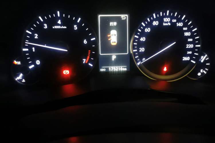 Used Lexus ES 2017 200 30th Anniversary Edition Odometer Close Up