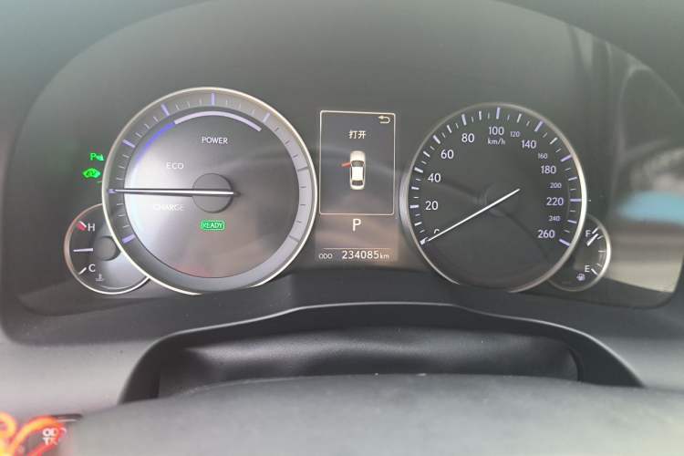Used Lexus ES 2017 300h Mark Levinson Comfort Edition Odometer Close Up