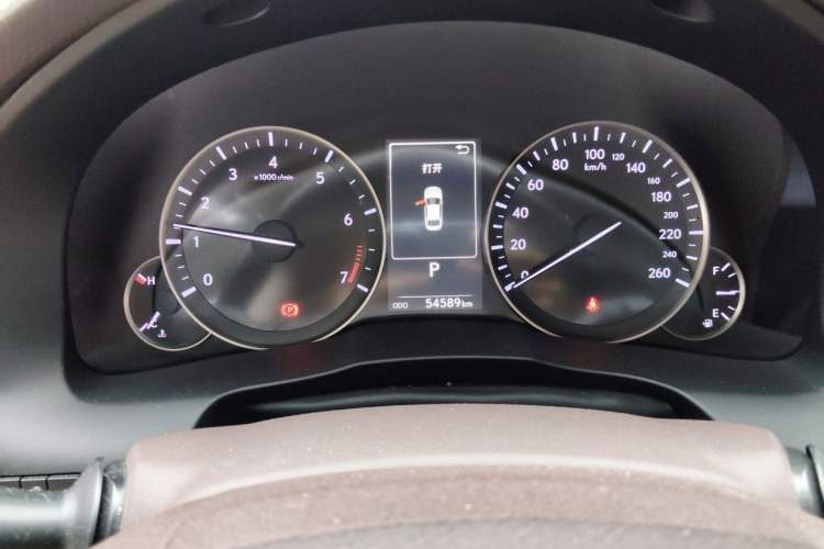 Used Lexus ES 2017 200 30th Anniversary Edition Odometer Close Up