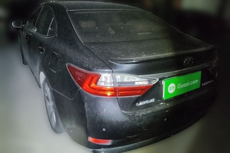 Used Lexus ES 2017 300h Mark Levinson Comfort Edition Rear Left 45 Deg