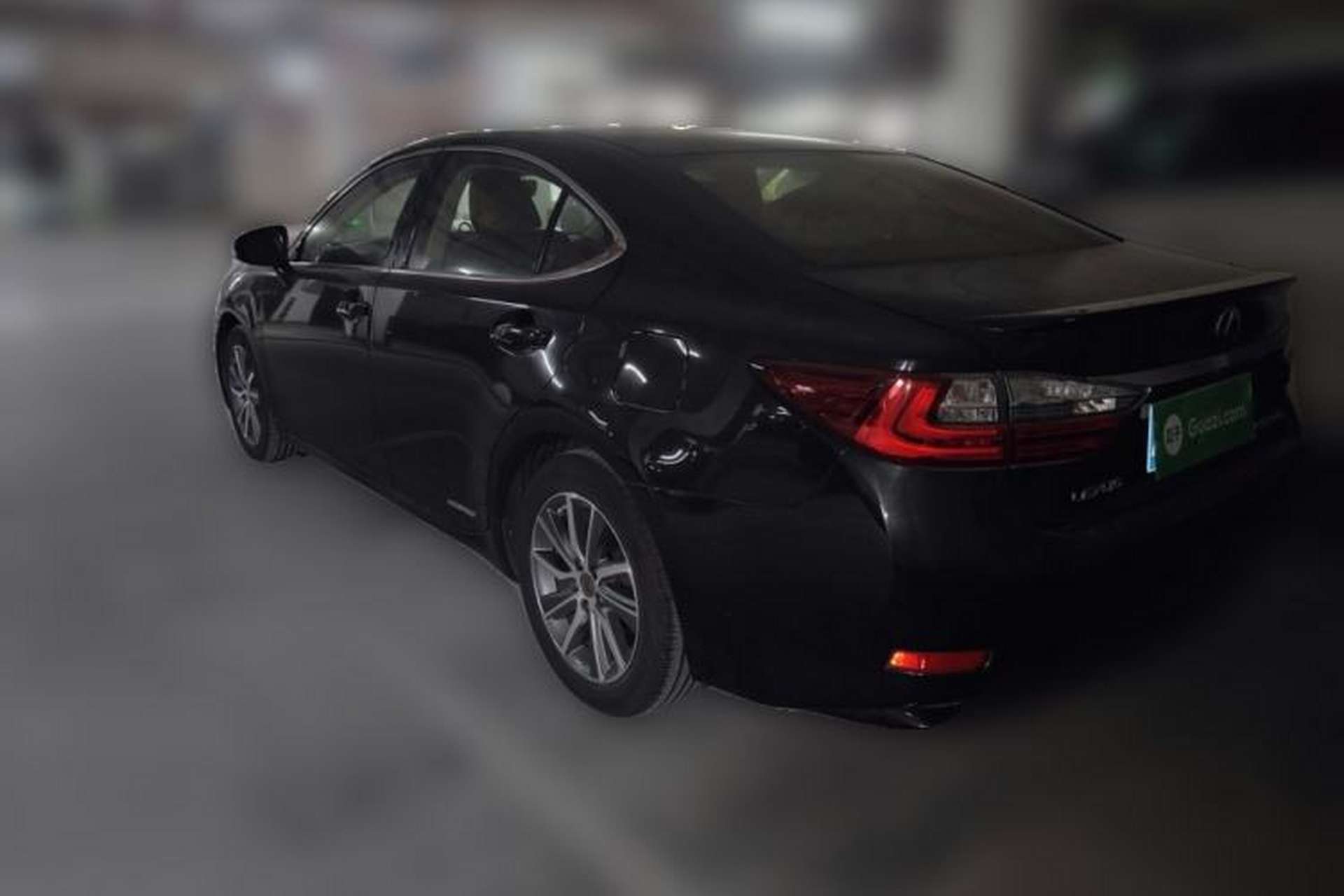 Used Lexus ES 2017 300h Mark Levinson Comfort Edition Rear Left 45 Deg