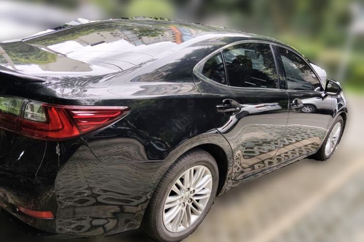 Used Lexus ES 2017 200 30th Anniversary Edition Rear Right 45 Deg