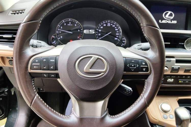 Used Lexus ES 2017 200 30th Anniversary Edition Steering Wheel