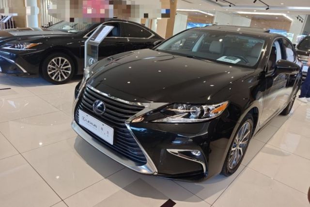 Used Lexus ES 2017 300h Mark Levinson Comfort Edition