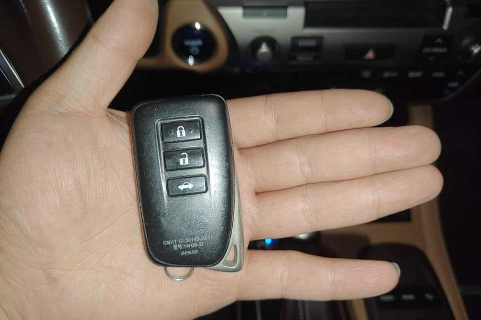 Used Lexus ES 2017 300h Mark Levinson Comfort Edition Vehicle Key