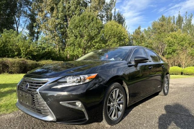 Used Lexus ES 2017 300h Mark Levinson Comfort Edition
