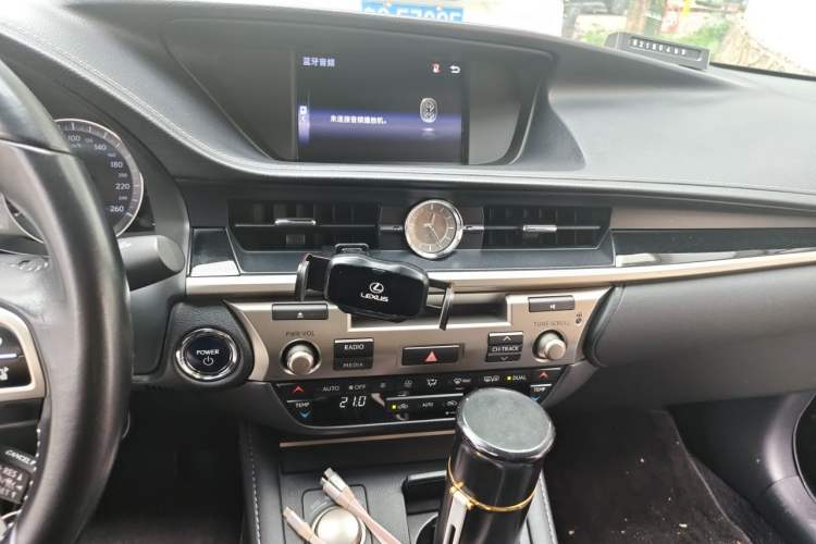 Used Lexus ES 2017 300h Mark Levinson Luxury Edition Audio And AC Panel