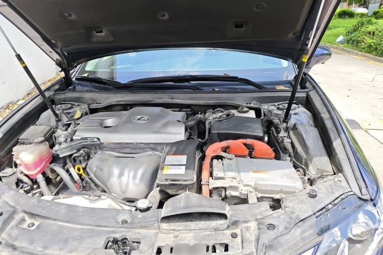 Used Lexus ES 2017 300h Mark Levinson Luxury Edition Engine Bay