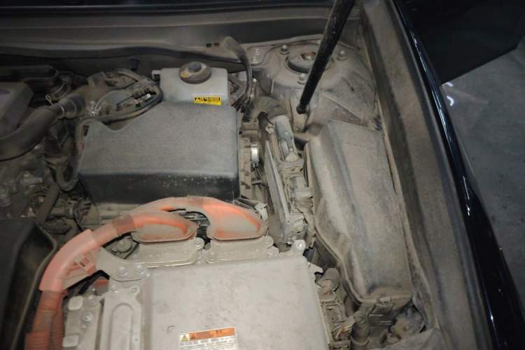 Used Lexus ES 2017 300h Mark Levinson Comfort Edition Engine Bay Left