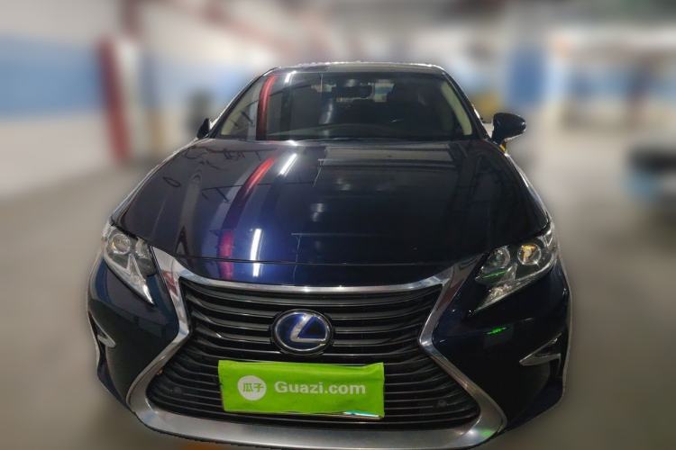 Used Lexus ES 2017 300h Mark Levinson Comfort Edition Front