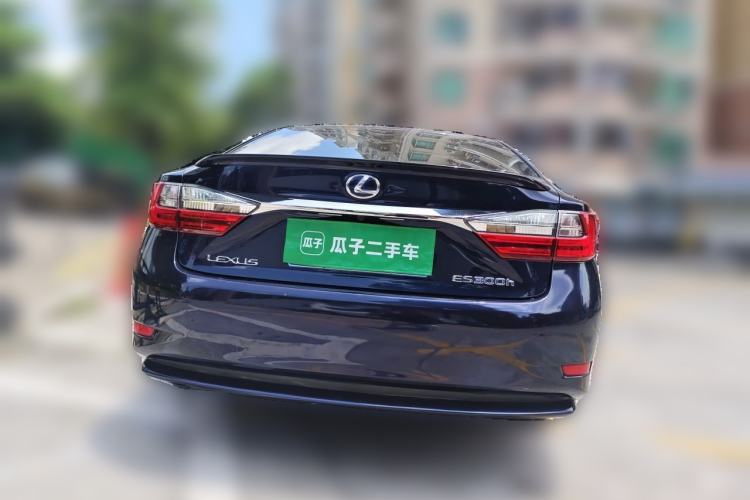 Used Lexus ES 2017 300h Mark Levinson Luxury Edition Rear