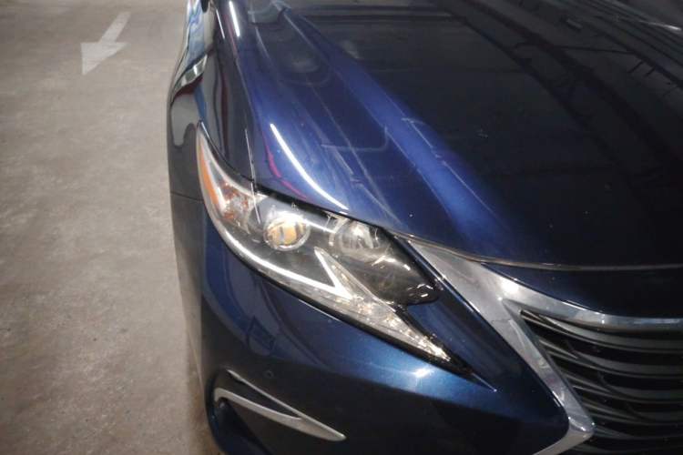 Used Lexus ES 2017 300h Mark Levinson Comfort Edition Right Front Headlight