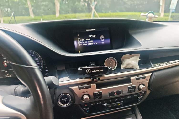 Used Lexus ES 2017 300h Mark Levinson Comfort Edition Audio And AC Panel