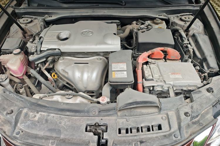 Used Lexus ES 2017 300h Mark Levinson Comfort Edition Engine Bay