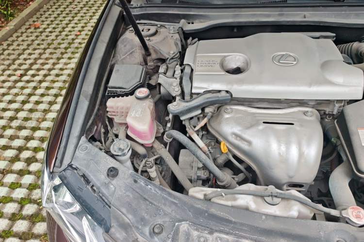 Used Lexus ES 2017 300h Mark Levinson Comfort Edition Engine Bay Right