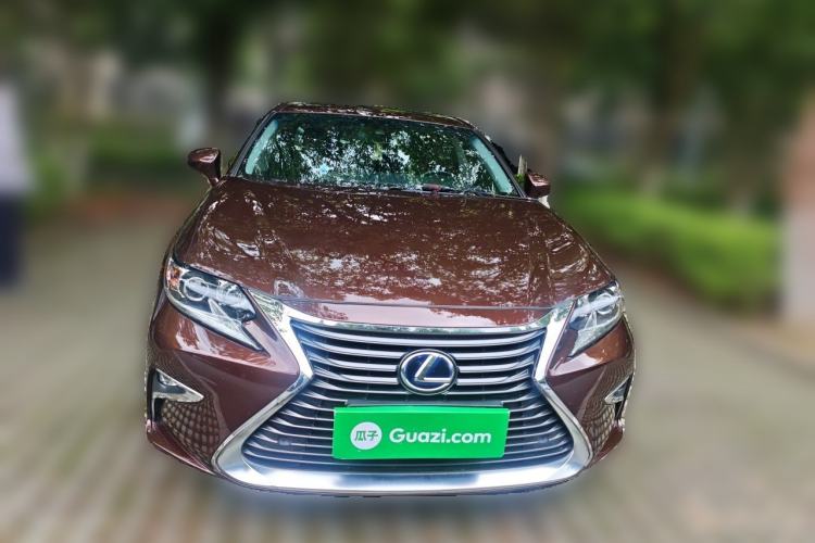Used Lexus ES 2017 300h Mark Levinson Comfort Edition Front
