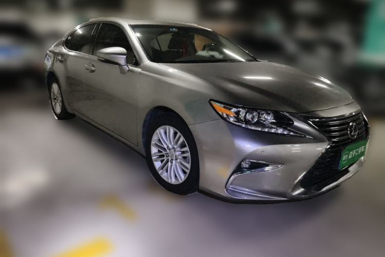 Used Lexus ES 2017 200 30th Anniversary Edition Front Right 45 Deg