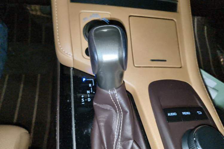 Used Lexus ES 2017 200 30th Anniversary Edition Gear Lever