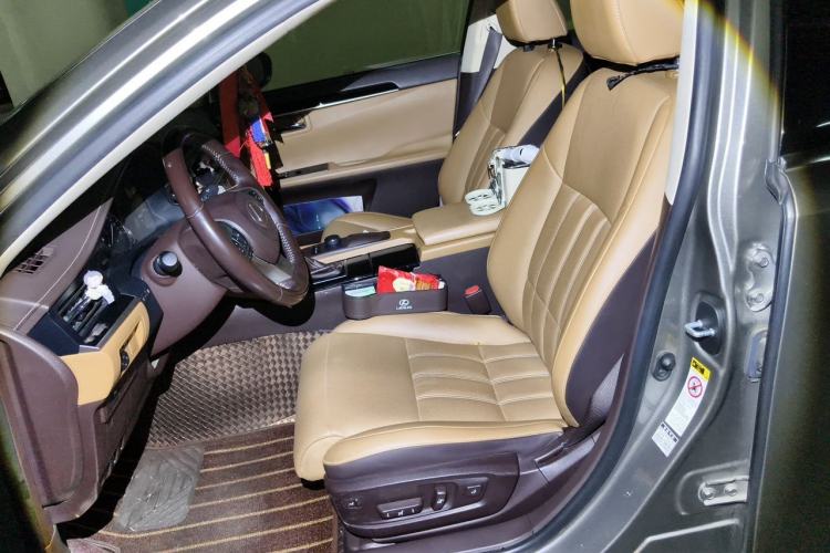 Used Lexus ES 2017 200 30th Anniversary Edition Left Front Seat