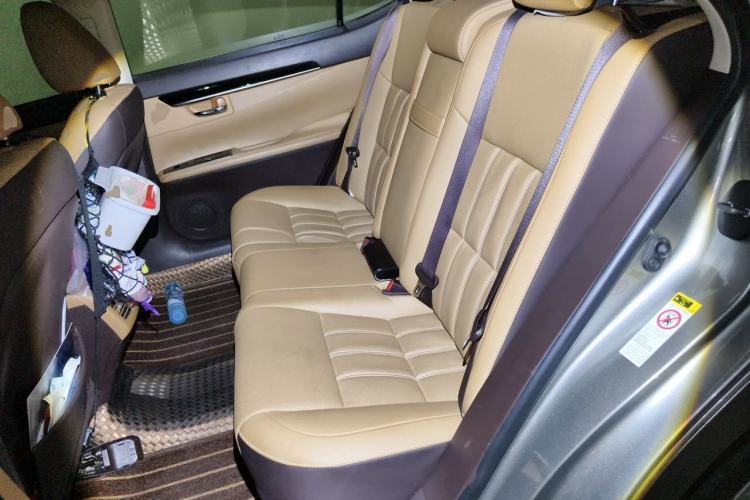 Used Lexus ES 2017 200 30th Anniversary Edition Left Rear Seat