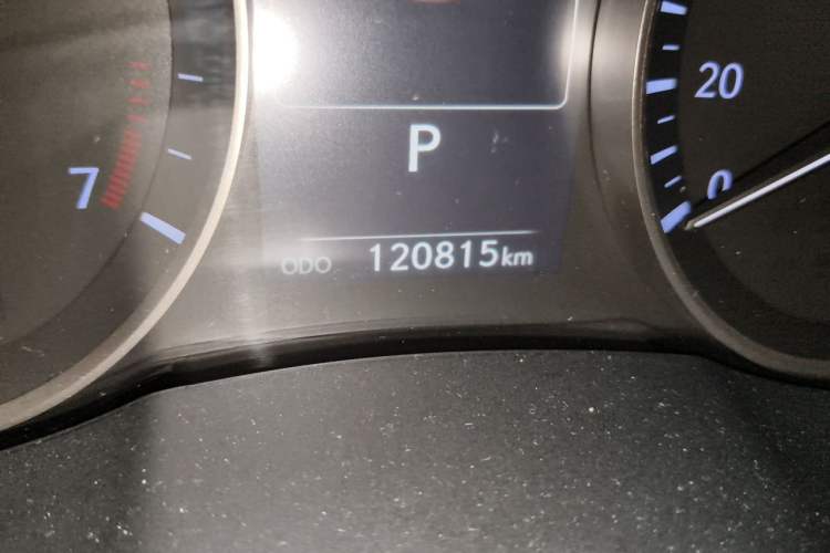 Used Lexus ES 2017 200 30th Anniversary Edition Odometer Close Up