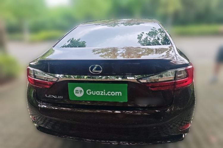 Used Lexus ES 2017 300h Mark Levinson Comfort Edition Rear
