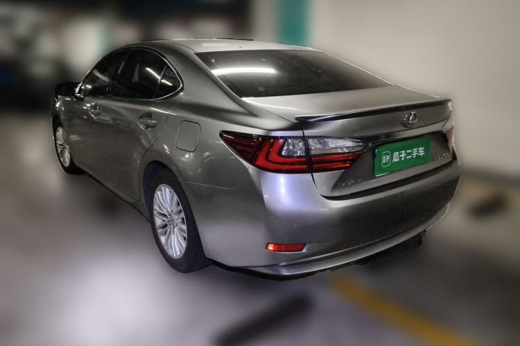 Used Lexus ES 2017 200 30th Anniversary Edition Rear Left 45 Deg